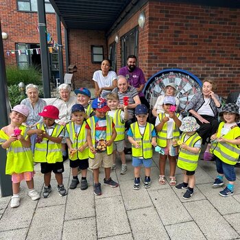 High Wycombe care home welcomes nursery for very special picnic 