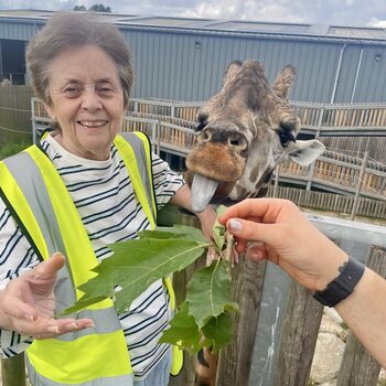 Whitstable care home resident, 80, has giraffe-ic time at zoo