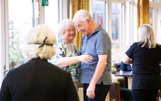 Adjusting to a dementia diagnosis 